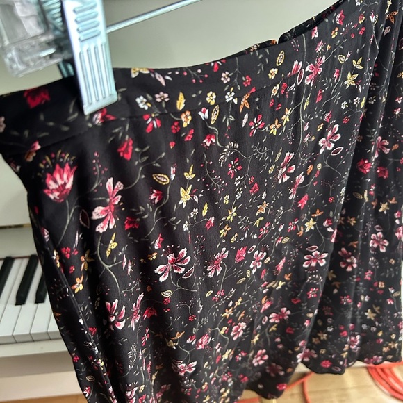 Reitmans Black Floral A-Line Skirt 10 - Picture 4 of 16
